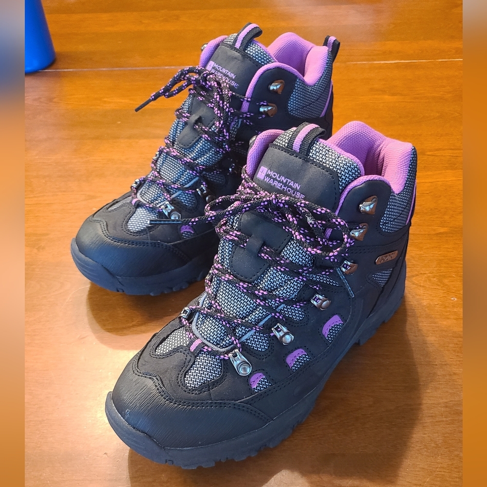 Women's Mountain Warehouse Hiking Boots Size 7